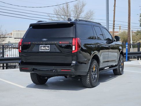 Used 2025 Ford Expedition Tremor image 9