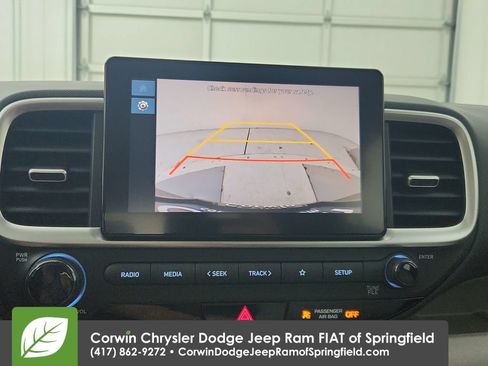 Used 2025 Hyundai Venue SEL FWD image 24