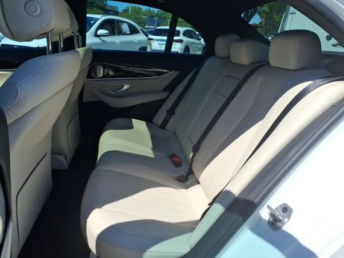 Used 2023 Mercedes-Benz E 350 4MATIC Sedan image 19