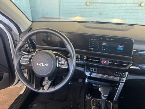 Used 2025 Kia Seltos S image 33