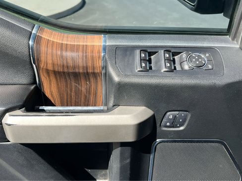 Used 2017 Ford F150 Lariat w/ Equipment Group 502A Luxury image 33