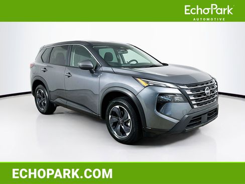 Used 2025 Nissan Rogue SV image 1