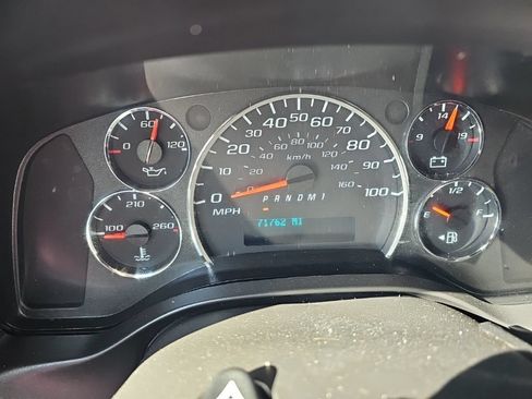 Used 2021 Chevrolet Express 2500 w/ Driver Convenience Package RWD image 30