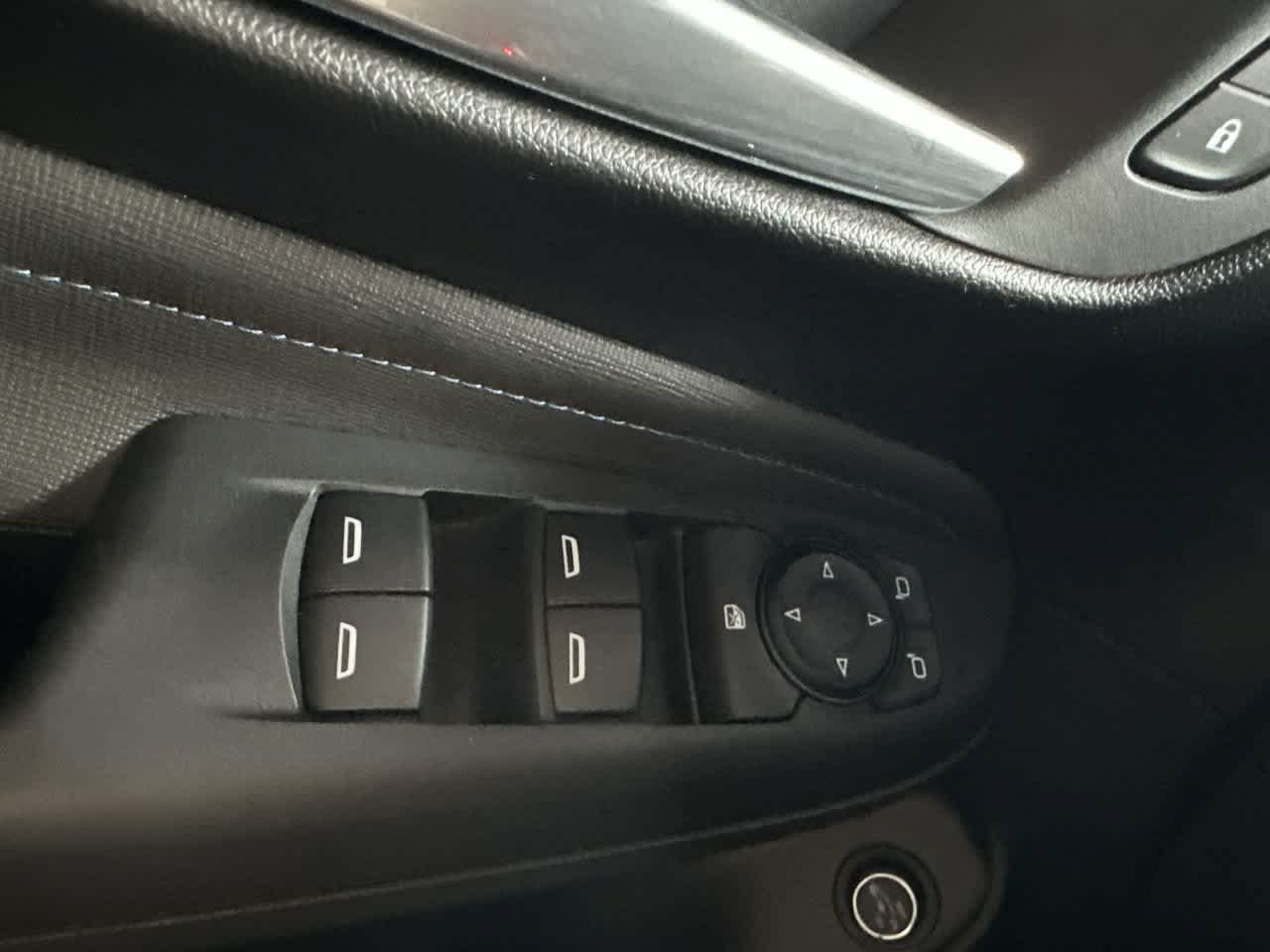 Used 2024 Buick Envista Sport Touring w/ Convenience I Package FWD image 17