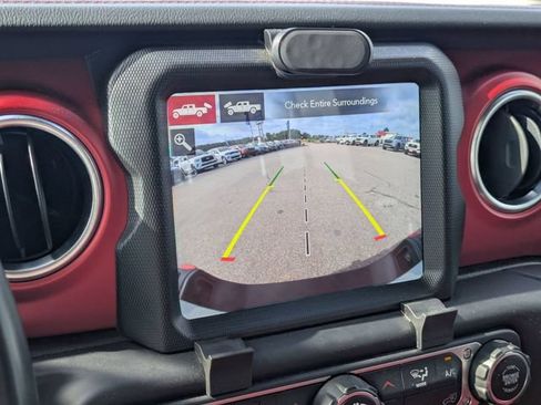 Used 2021 Jeep Gladiator Rubicon AWD/4WD image 18