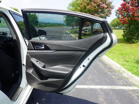 Used 2017 Nissan Maxima 3.5 S w/ Interior Lighting Package FWD image 20