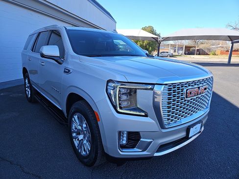 Used 2023 GMC Yukon Denali image 5