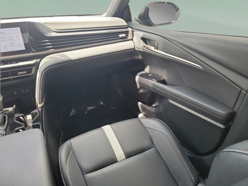 Used 2025 Toyota Camry LE FWD image 15
