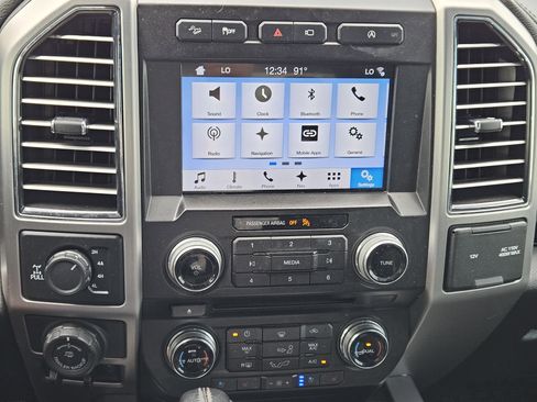 Used 2018 Ford F150 Platinum w/ Equipment Group 701A Luxury AWD/4WD image 17