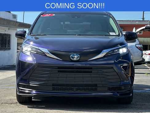 Used 2022 Toyota Sienna LE FWD image 9