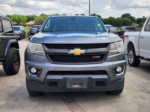 Used 2018 Chevrolet Colorado Z71 AWD/4WD image 2