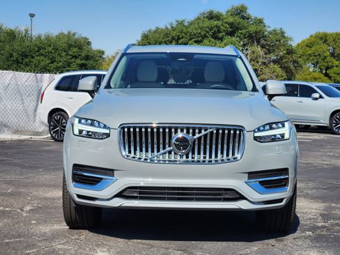 Certified 2025 Volvo XC90 T8 Ultra w/ Protection Package Premier image 9