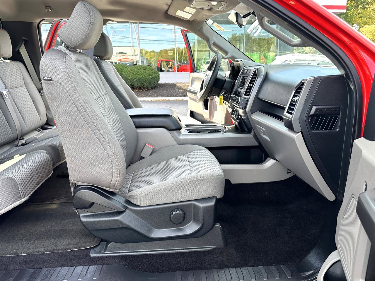 Used 2016 Ford F150 XLT AWD/4WD image 42