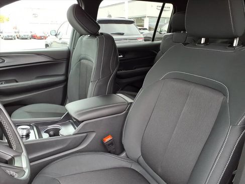 New 2025 Jeep Grand Cherokee L Laredo AWD/4WD image 9