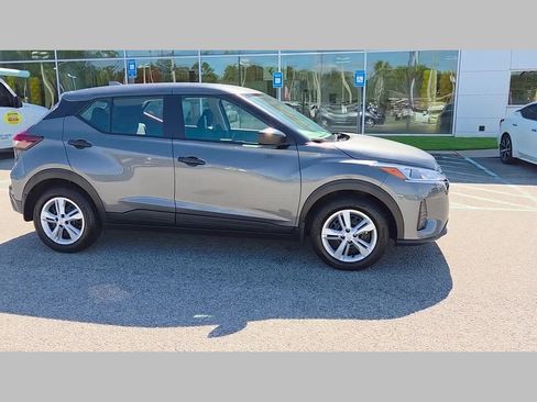 Used 2025 Nissan Kicks Play S FWD image 36