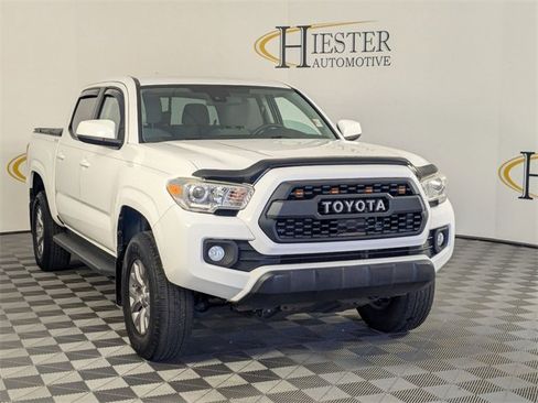 Used 2018 Toyota Tacoma SR w/ SR Convenience Package image 2