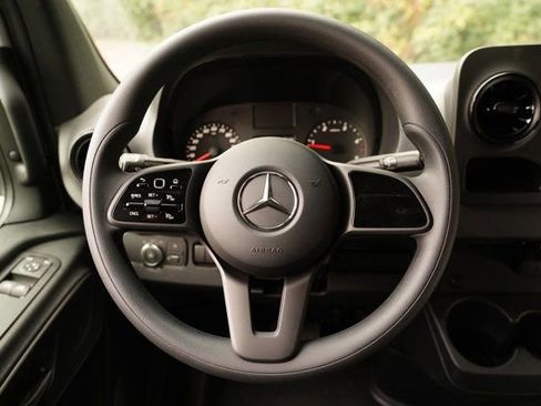 Used 2023 Mercedes-Benz Sprinter 3500 image 30