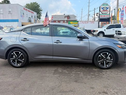 Used 2024 Nissan Sentra SV FWD image 11