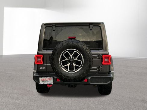 Used 2025 Jeep Wrangler Unlimited Rubicon w/ Convenience Group AWD/4WD image 4