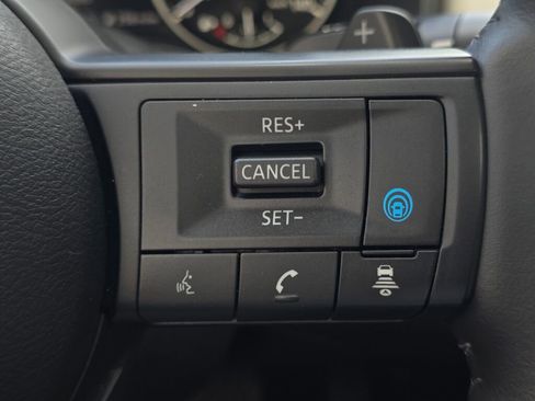Used 2024 Nissan Rogue SV w/ SV Premium Package FWD image 30
