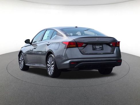 Used 2025 Nissan Altima 2.5 SV FWD image 5