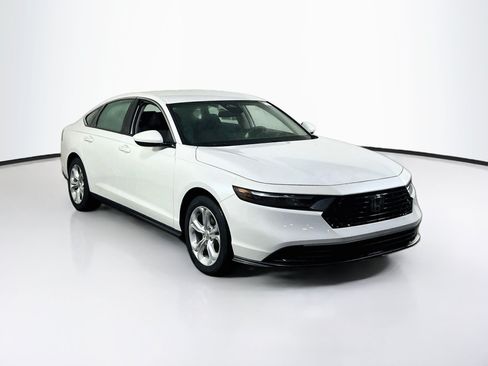 Used 2023 Honda Accord LX image 3