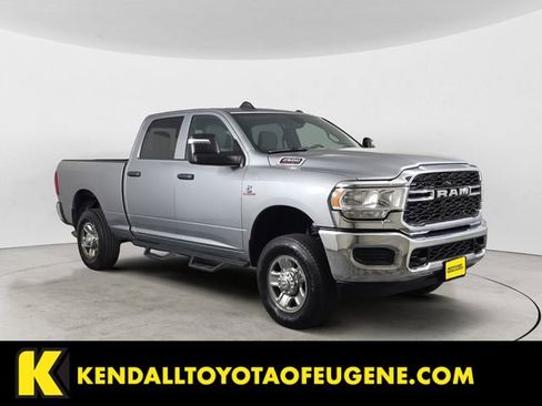 Used 2024 RAM 2500 Tradesman w/ Chrome Appearance Group AWD/4WD image 7