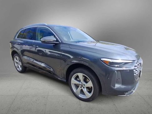 New 2025 Audi Q5 Premium Plus image 2