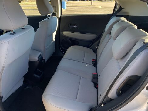 Used 2021 Honda HR-V LX image 13