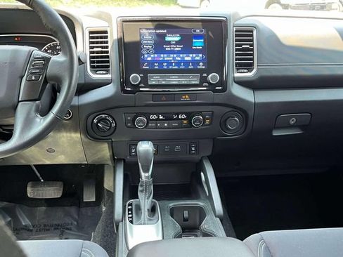 Used 2023 Nissan Frontier SV w/ Technology Package AWD/4WD image 16