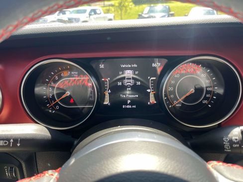 Used 2023 Jeep Wrangler Unlimited Rubicon AWD/4WD image 19