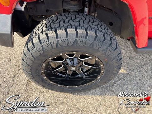 Used 2017 Jeep Wrangler Unlimited Sahara w/ Dual Top Group AWD/4WD image 27
