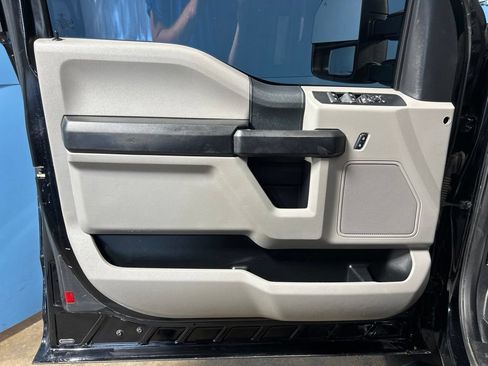 Used 2018 Ford F250 XL w/ Power Equipment Group AWD/4WD image 31