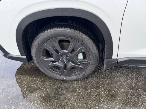 Used 2025 Subaru Ascent Bronze Edition image 11