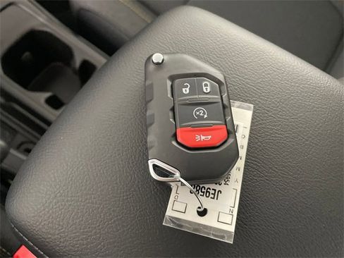 New 2025 Jeep Gladiator Sport image 4