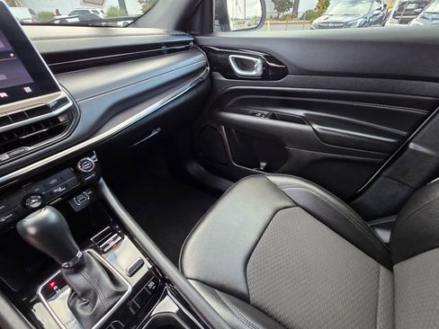 Used 2022 Jeep Compass Altitude image 35