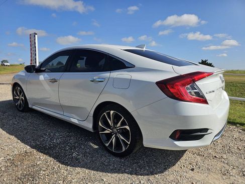 Used 2019 Honda Civic Touring image 7