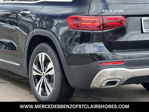 New 2026 Mercedes-Benz GLB 250 4MATIC image 4