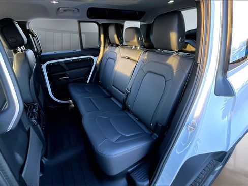 Used 2025 Land Rover Defender 110 S image 20