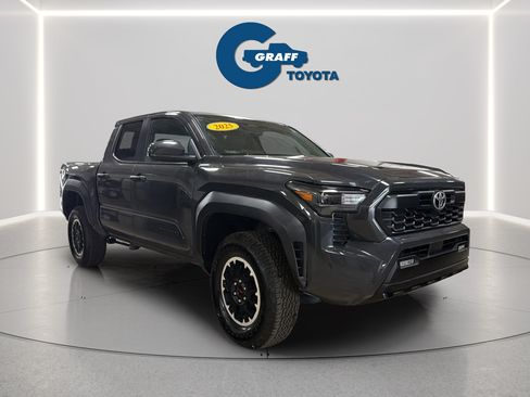 Used 2025 Toyota Tacoma TRD Off-Road AWD/4WD image 11