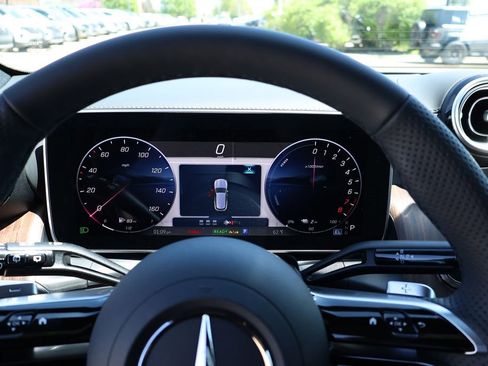 New 2025 Mercedes-Benz GLC 350e 4MATIC image 10