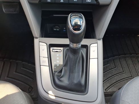 Used 2018 Hyundai Elantra Value Edition FWD image 27