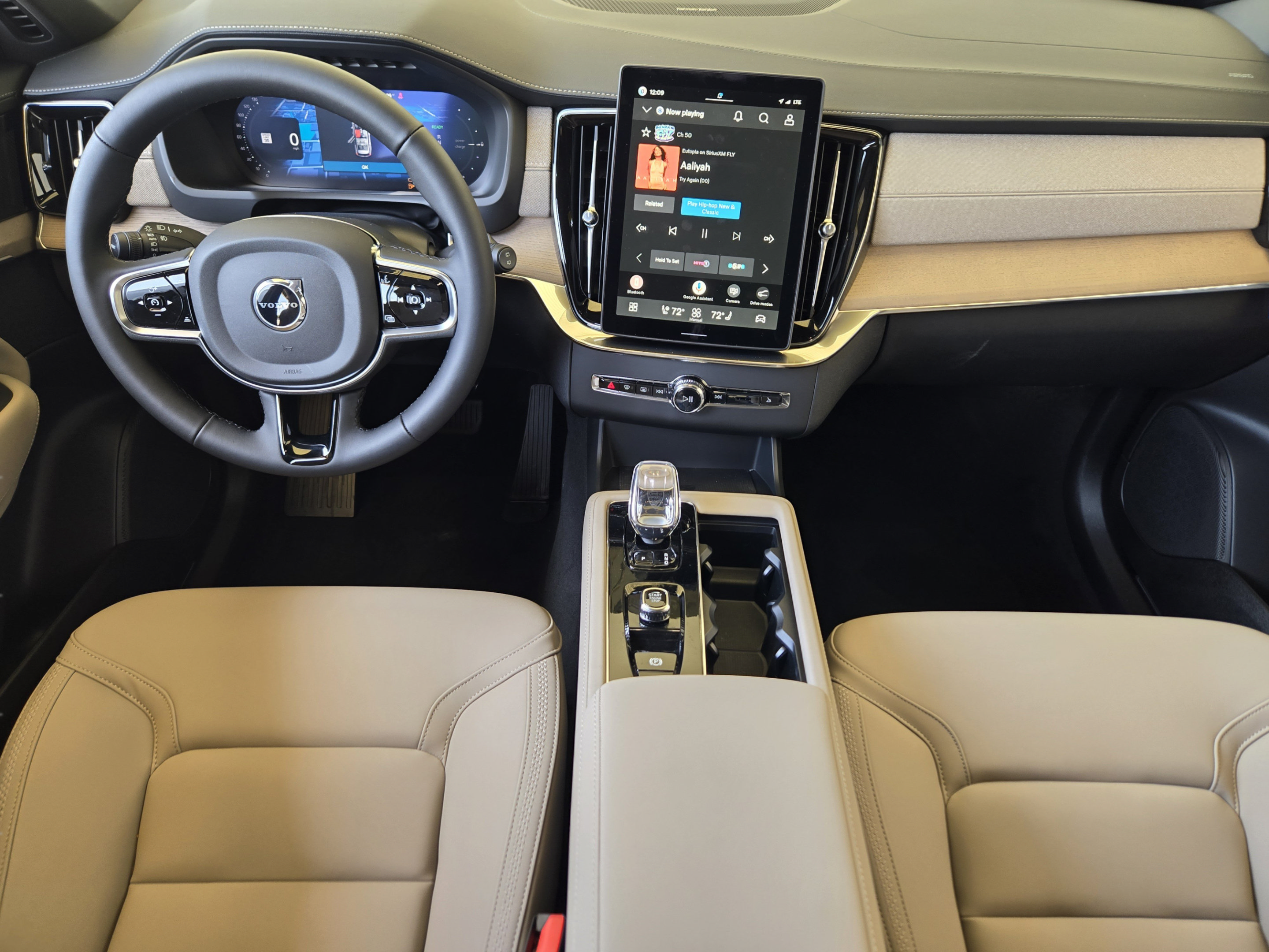 New 2026 Volvo XC90 T8 Plus w/ Protection Package Premier AWD/4WD image 21
