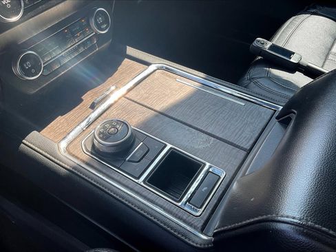 Used 2020 Ford Expedition Limited image 15