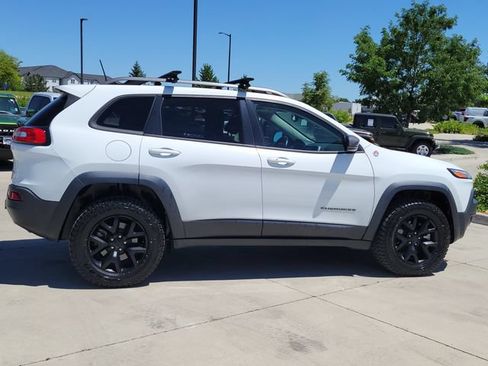 Used 2018 Jeep Cherokee Trailhawk w/ Quick Order Package 27L AWD/4WD image 2