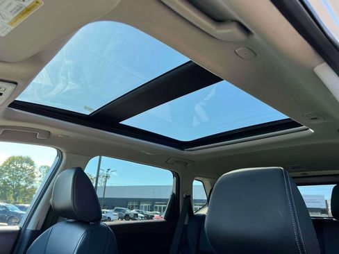 Used 2022 Nissan Rogue SL image 21