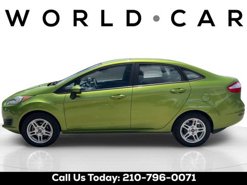 Used 2019 Ford Fiesta SE FWD image 4