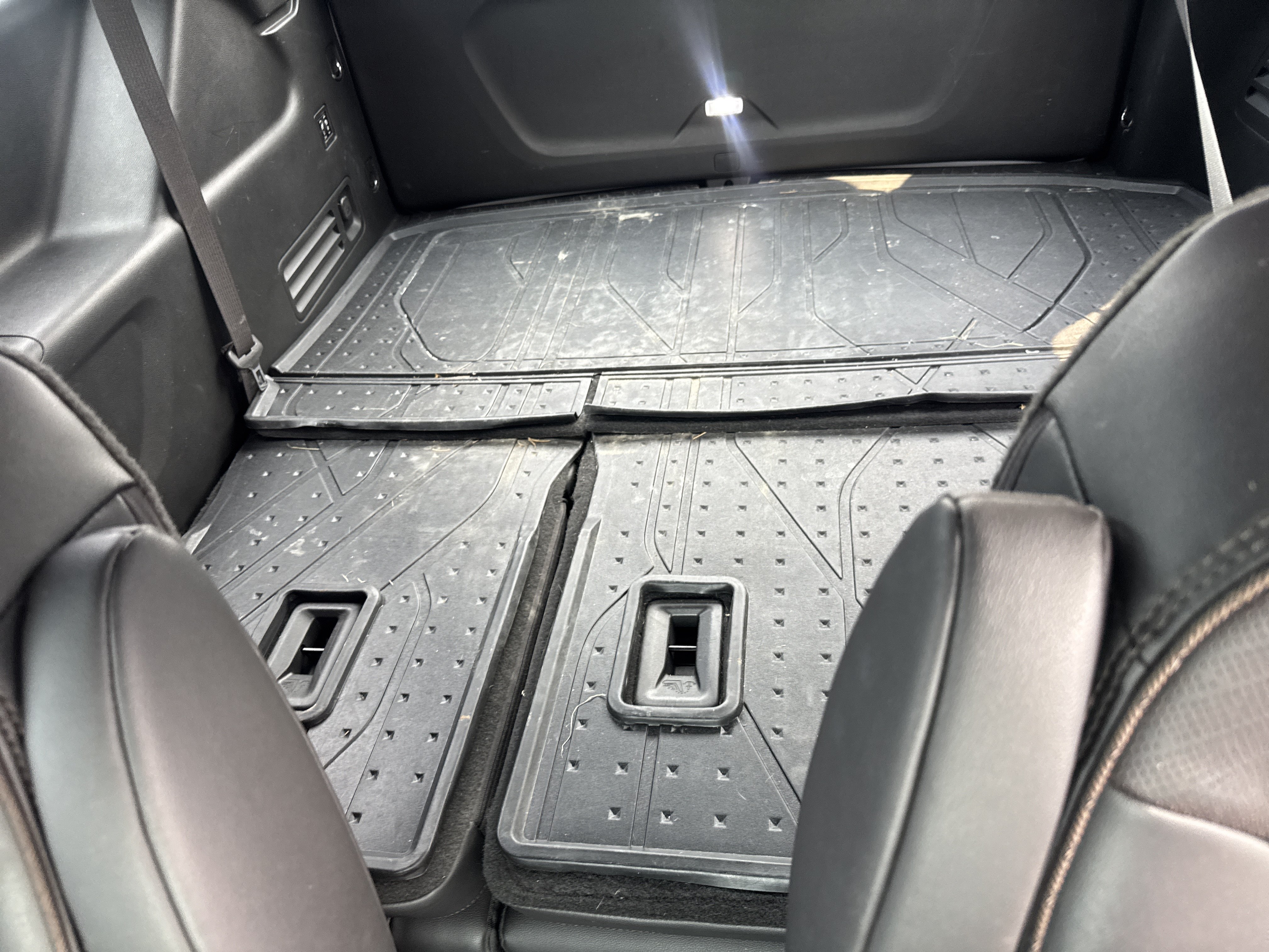 Used 2022 Chevrolet Traverse High Country w/ LPO, Floor Liner Package AWD/4WD image 14