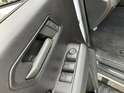 Used 2023 Chevrolet Colorado Trail Boss w/ Technology Package AWD/4WD image 8