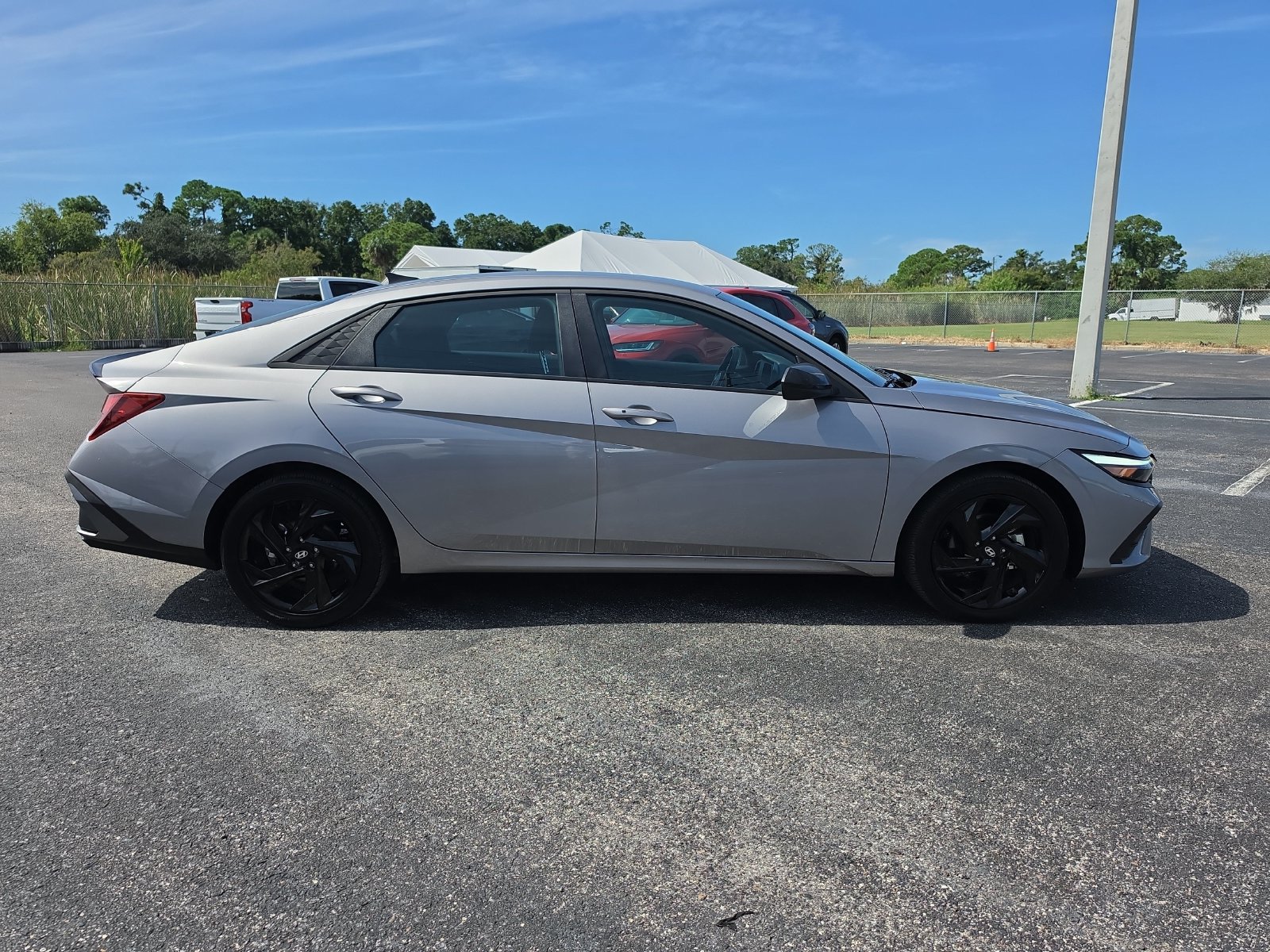 Used 2026 Hyundai Elantra Sport FWD image 3